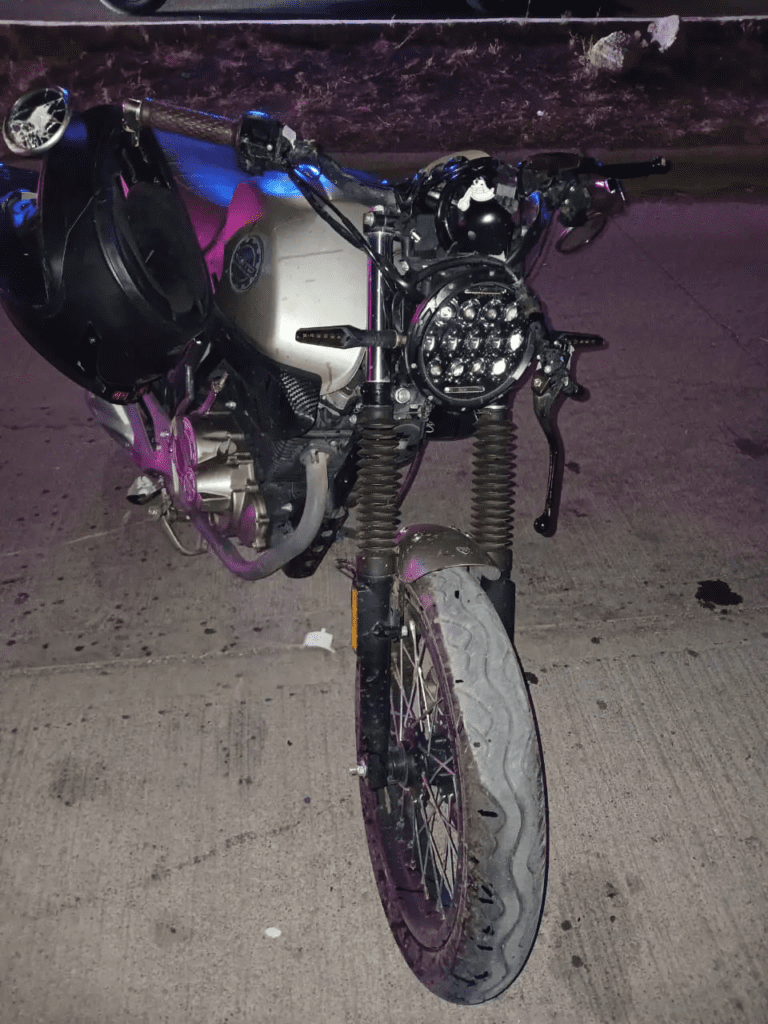Joven motociclista se mató tras estrellarse contra un contenedor de basura en Jesús María