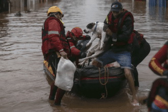 Muertes y devastación, el desolador panorama que dejan los temporales en el sur de Brasil