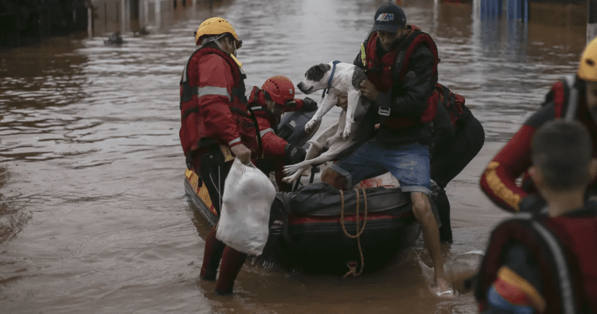 Muertes y devastación, el desolador panorama que dejan los temporales en el sur de Brasil