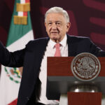 El presidente López Obrador durante su conferencia de prensa matutina en Palacio Nacional. Foto de EFE/ José Méndez.