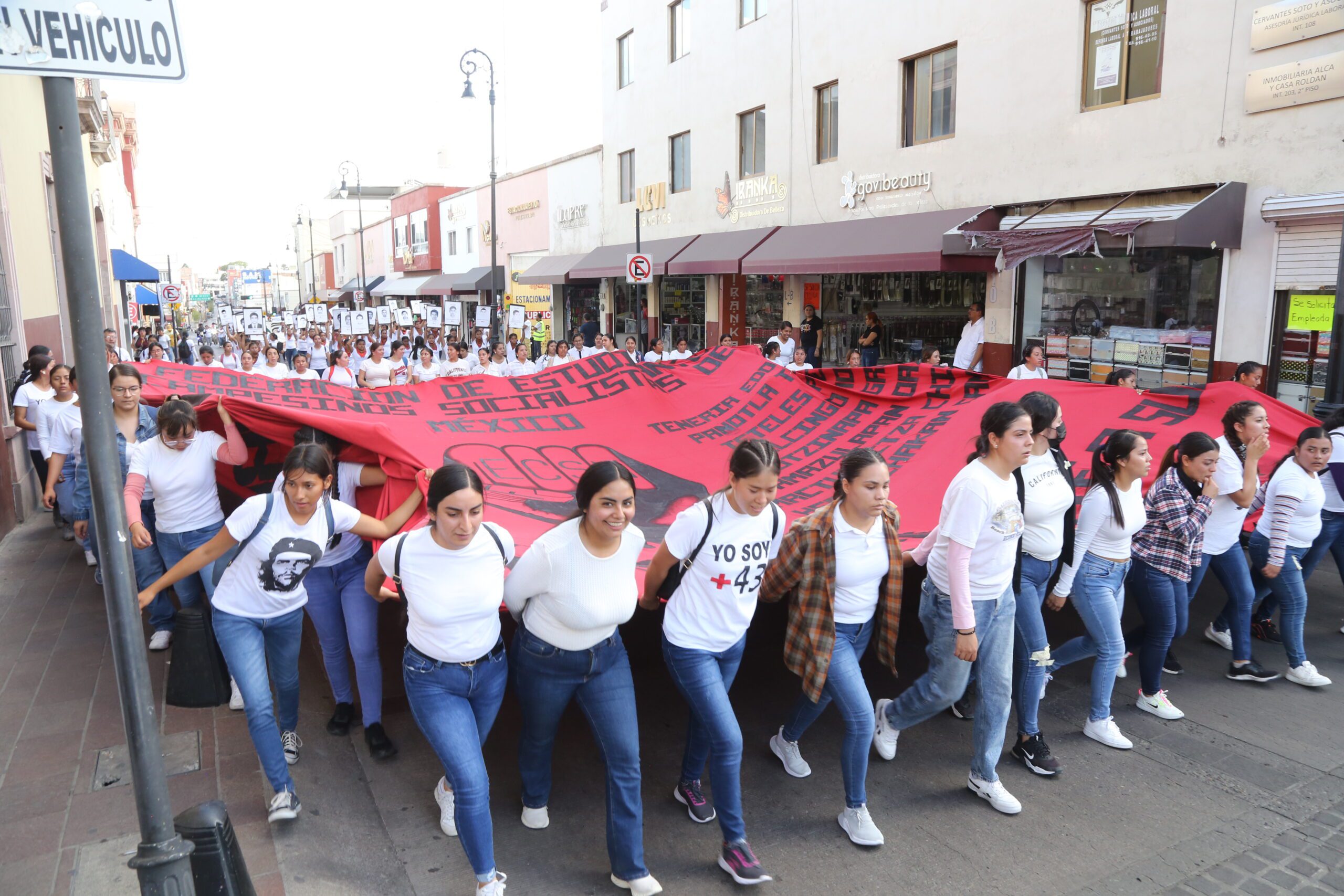 marcha normalistas scaled