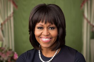 Michelle Obama 2013 official portrait e1720106931473