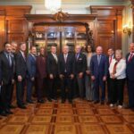 lopez obrador se reune con congresistas de estados unidos en el palacio nacional