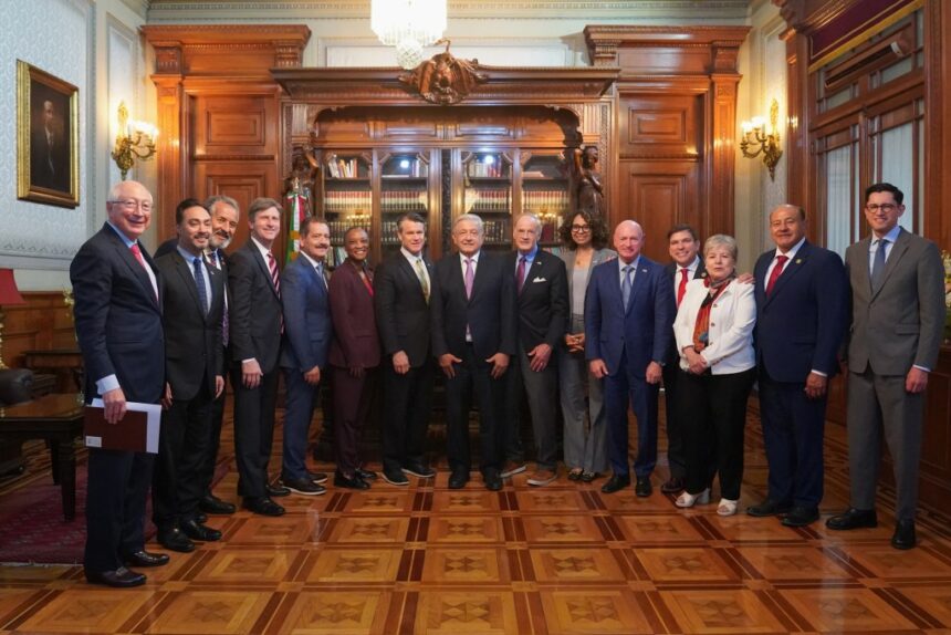 lopez obrador se reune con congresistas de estados unidos en el palacio nacional