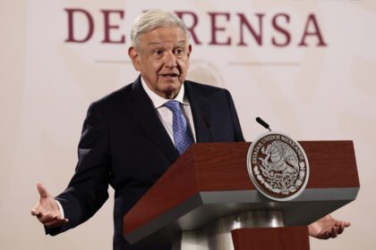 El presidente López Obrador. Foto de EFE/ José Méndez.