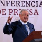 El presidente López Obrador en una conferencia matutina. Foto de EFE/ Presidencia de México.