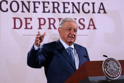 El presidente López Obrador en una conferencia matutina. Foto de EFE/ Presidencia de México.