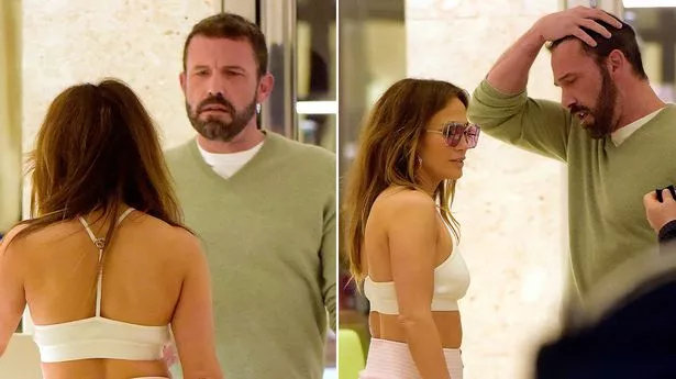 0 Ben Affleck seems to have turned a simple shopping trip into a dramatic one act play with his body l