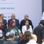 La gobernadora, Tere Jiménez, en la Asamblea del IMSS, donde presentó proyectos para dos nuevos Hospitales en Aguascalientes. Foto: Gobierno del Estado de Aguascalientes.