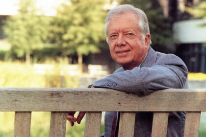 Fotografía cedida por la Fundación Carter del expresidente Jimmy Carter posando para una fotografía en 1994. Foto de EFE/ Fundación Carter SOLO USO EDITORIAL/SOLO DISPONIBLE PARA ILUSTRAR LA NOTICIA QUE ACOMPAÑA (CRÉDITO OBLIGATORIO)