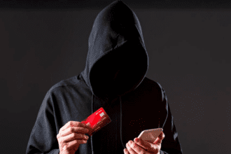 Alertan por robo de tarjetas en cajeros automáticos; adultos mayores, las víctimas. Foto: JLMNoticias / Freepik.