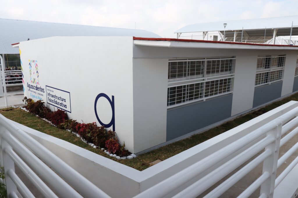 Educación Escuelas Clases Aulas Edificio Gobierno Aguascalientes