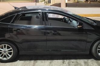 Ford Focus, el vehículo en el que los dos hombres querían escapar. Foto: JLMNoticias / SSPE.