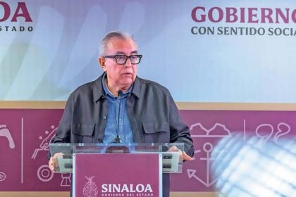 n día después de la marcha en la que miles de ciudadanos exigieron su renuncia, el gobernador de Sinaloa, Rubén Rocha Moya, de Morena, expuso que "los enemigos son la delincuencia y el encono, nunca el gobierno" y agregó que no tiene intención de renunciar. Foto: JLMNoticias / Agencia EL UNIVERSAL.