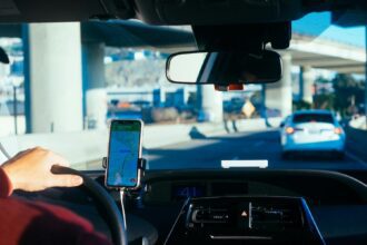 Taxi de Aplicación. Foto: JLMNoticias / Paul Hanaoka/ Unsplash.