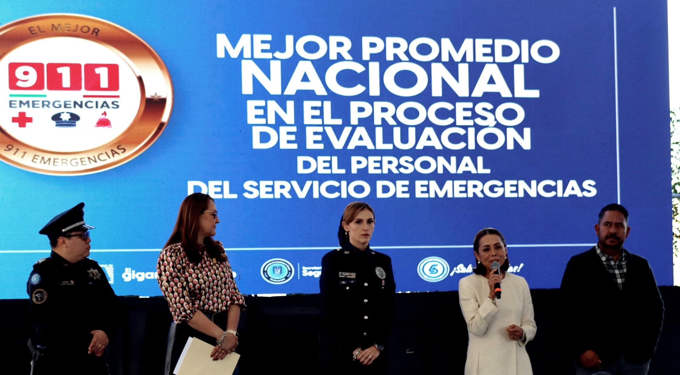 Conferencia para el fortalecimiento del programa Escuela Cibersegura