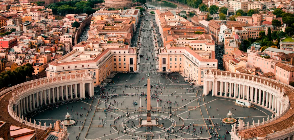 Imagen de la Ciudad del Vaticano. El papa nombra a una mujer como "gobernadora" del Vaticano. Foto: JLMNoticias / Unsplash.
