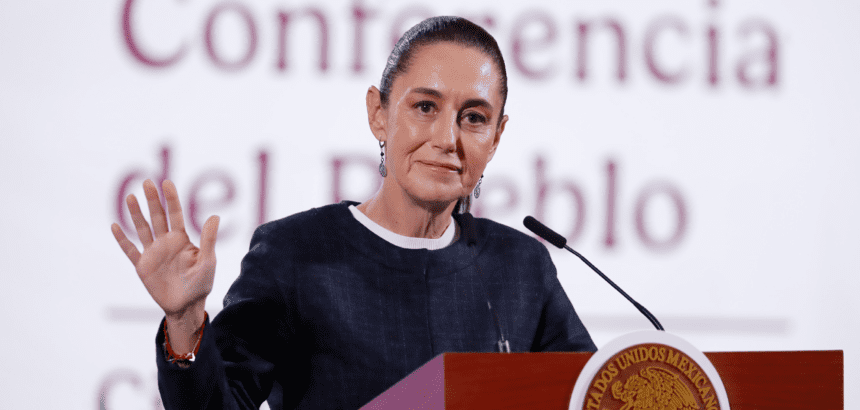 La presidenta de México, Claudia Sheinbaum. Sheinbaum advirtió que Nissan "perdería el mercado" mexicano si se va por temor a Trump. Foto: JLMNoticias / EFE/ Mario Guzmán.