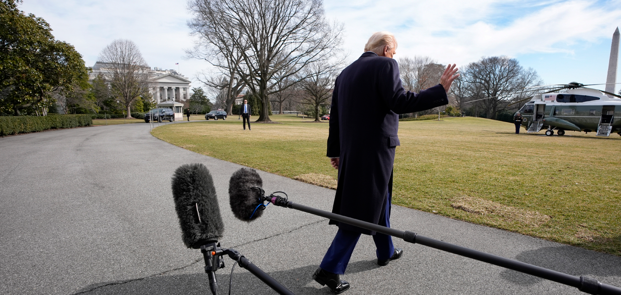 El presidente Donald Trump en la Casa Blanca de Estados Unidos. Foto: JLMNoticias / EFE/ EPA/ YURI GRIPAS.