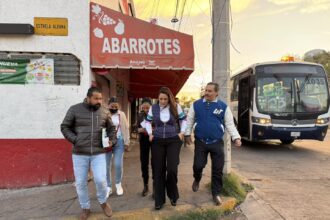 Tere Jiménez recorrió rutas del transporte público en el oriente de Aguascalientes.