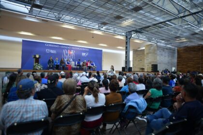 Nosotros trabajamos todos los días para que ustedes estén bien y vivan mejor: Tere Jiménez