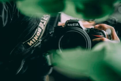 Hoy se conmemora el día internacional del camarógrafo y fotógrafo. Foto: JLMnoticias / Nijwam Swargiary / Unsplash.