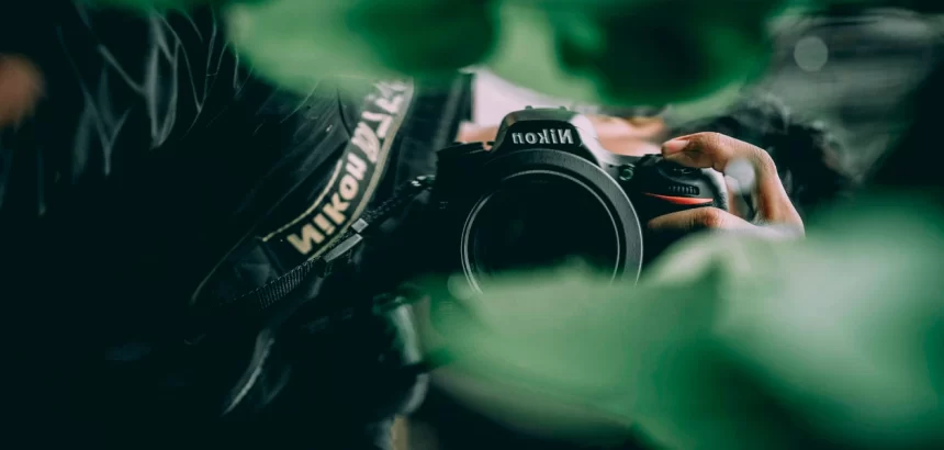 Hoy se conmemora el día internacional del camarógrafo y fotógrafo. Foto: JLMnoticias / Nijwam Swargiary / Unsplash.