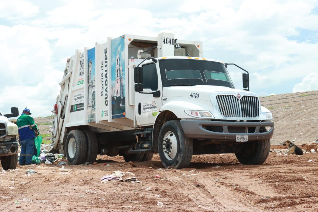 Se agradece a la ciudadanía a que los lunes deposita en los contenedores solamente materiales reciclables como plástico, vidrio, cartón y aluminio
