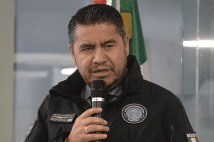 Manuel Alonso García, secretario de Seguridad de Aguascalientes, afirmando que no se compromete la seguridad de la entidad. Foto: JLMnoticias / Ricardo Rodríguez.