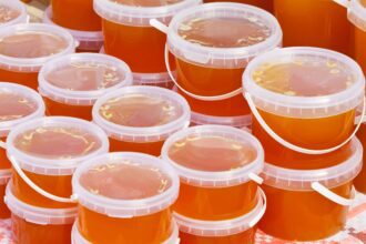 Envasado de miel, sector agroalimentario