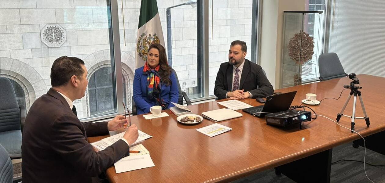 Tere Jiménez en reunión con Christian Clay, consejero comercial del Consulado General de México en Toronto, Canadá