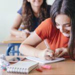 Estudiantes se preparan para el EXANI II