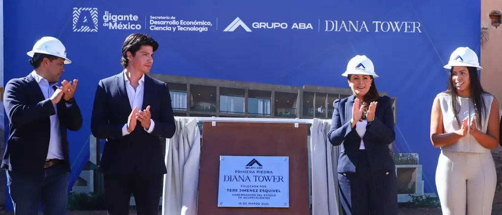 Tere Jiménez encabezó la colocación de la primera piedra del proyecto inmobiliario Diana Tower del Grupo ABA