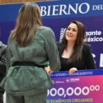 Tere Jiménez entrega apoyos a Asociaciones civiles