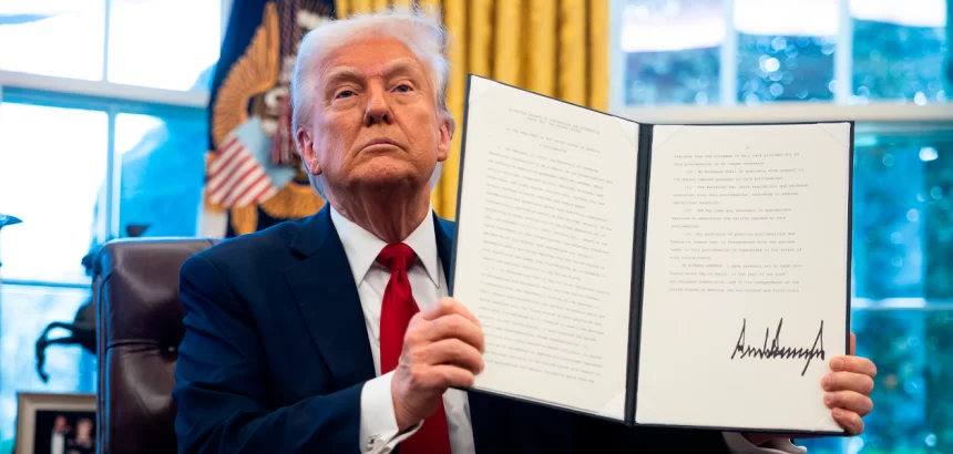 Declara Donald Trump Día de la Liberación la aplicación de aranceles