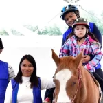 Aumenta la interacción con otras personas y reduce el estrés, entre otros beneficios