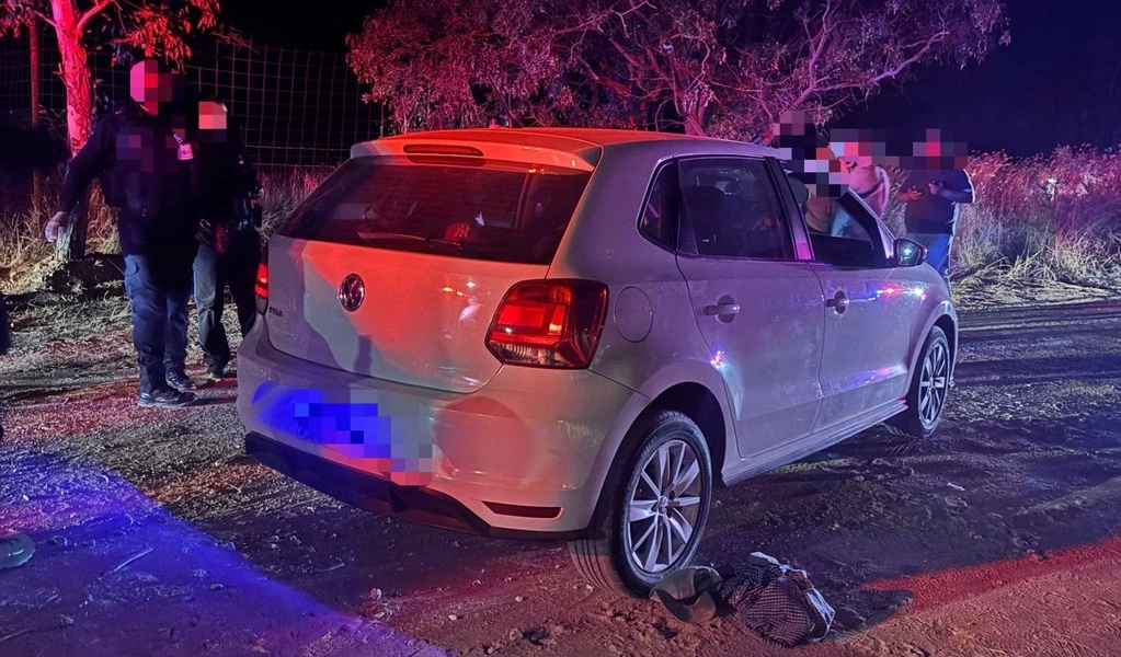 Tres delincuentes originarios de la Ciudad de México fueron detenidos tras un asalto en Lomas del Campestre II, donde despojaron a las víctimas de dinero, celulares y joyas.