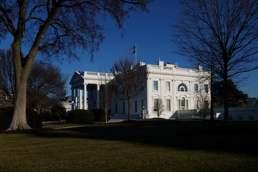 El Servicio Secreto de EE. UU. disparó a un hombre armado cerca de la Casa Blanca tras un enfrentamiento, luego de que la Policía local lo alertara sobre su presencia en Washington D.C. Se desconoce su estado de salud.