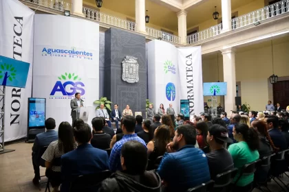 Está disponible las 24 horas en www.ags.gob.mx, en donde se pueden consultar leyes, normas, códigos, internacionales, federales, estatales, municipales y generales