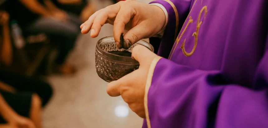 Miércoles de ceniza, un símbolo de fe para la comunidad cristiana. Foto: JLMNoticias / Thays Orrico / Unsplash..
