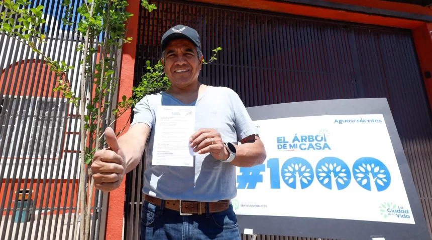 José Trancoso, beneficiario del árbol número mil del programa "El Árbol de mi Casa"