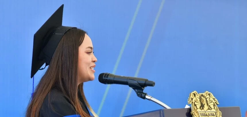 Montserrat Guadalupe Ramírez Esparza, egresada de TSU en Tecnologías de la Información