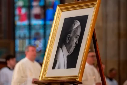 Esto dice el acta "eterna" del papa Francisco. Foto de EFE/ EPA/ MARTIN DIVISEK.