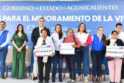 La gobernadora de Aguascalientes, Tere Jiménez, entregó apoyos para el mejoramiento de vivienda en Rincón de Romos