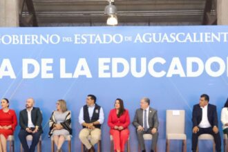 Tere Jiménez encabezó el evento en conmemoración al Día de la Educadora