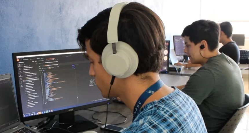 Curso gratuito de certificación en Python para estudiantes y docentes