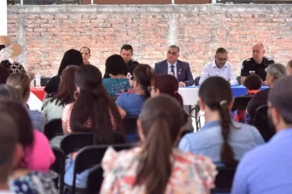 El titular de la SSPE, Antonio Martínez Romo, sostuvo un encuentro con integrantes del comité “Vecino Vigilante 4x4” en Calvillo