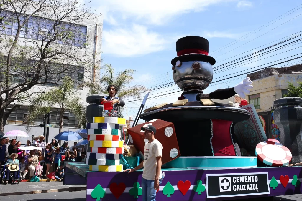 Acto de magia hizo alusion a los juegos del casino de la Feria