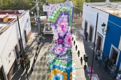 Cielo tejido - decoración del Corredor Cultural Carranza