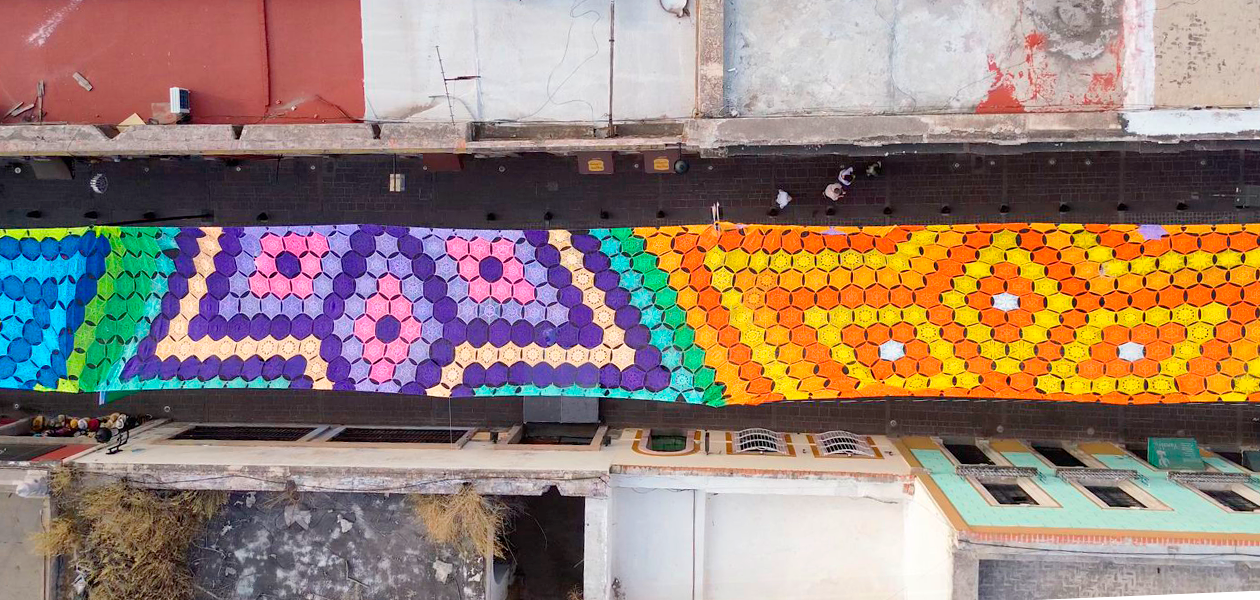 Arte y tradición con el cielo tejido el Corredor Cultural Carranza